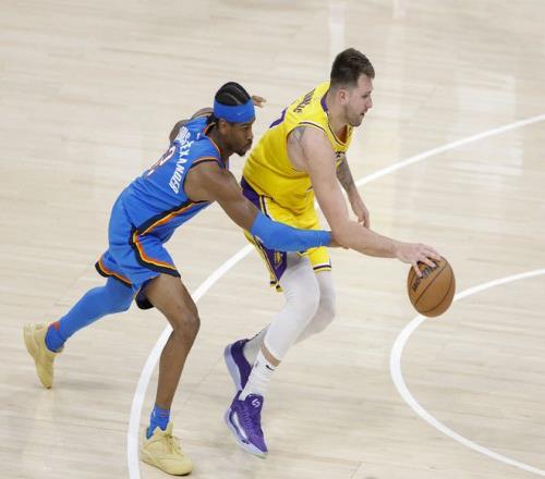 斯洛伐克门,将杜布拉夫,卡送出意外,鸿发彩票官方网站,鸿发彩票团队,鸿发彩票,鸿发彩票体育集团,鸿发彩票赛事平台,鸿发彩票直播公司